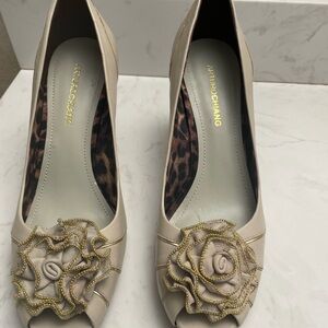 Arturo Chiang Cream Peep-Toe Heels with Gold Floral Design